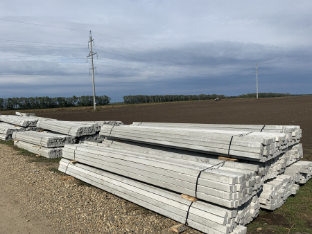 Столбы шпалерные бетонные